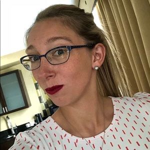 Meet your Posher, Corina